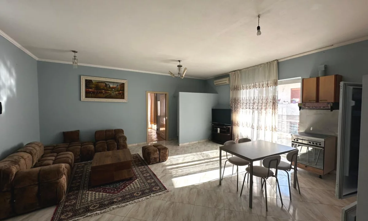 Shtepi me qera Shtepi Private ne Tirane, 1+1, Mobilimi E mobiluar, Pagesa 35,000  Leke.