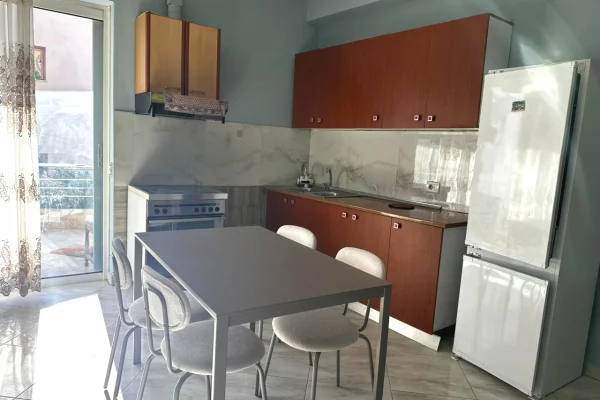 Shtepi me qera Shtepi Private ne Tirane, 1+1, Mobilimi E mobiluar, Pagesa 35,000  Leke.