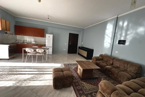 Shtepi me qera Shtepi Private ne Tirane, 1+1, Mobilimi E mobiluar, Pagesa 35,000  Leke.