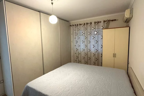 Shtepi me qera Apartament ne Tirane, 1+1, Mobilimi E mobiluar, Pagesa 550  Euro.