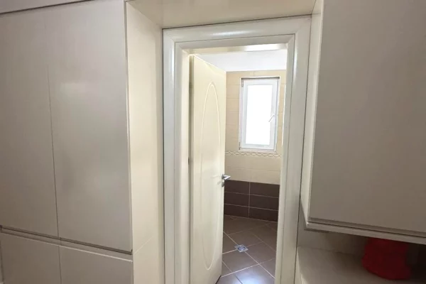 Shtepi me qera Apartament ne Tirane, 1+1, Mobilimi E mobiluar, Pagesa 550  Euro.