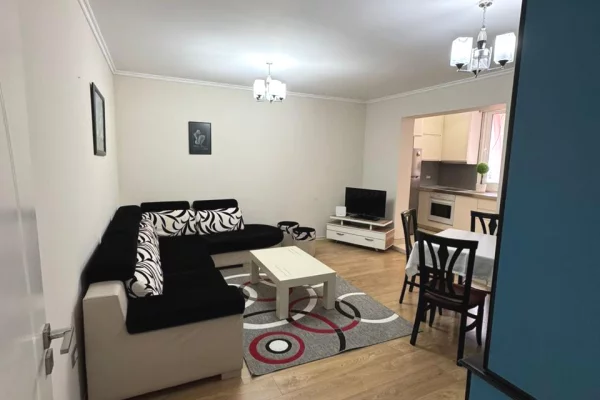 Shtepi me qera Apartament ne Tirane, 1+1, Mobilimi E mobiluar, Pagesa 550  Euro.
