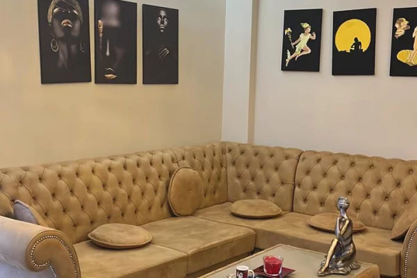 Shtepi ne shitje Apartament ne Tirane, 2+1, Mobilimi E mobiluar, Pagesa 160,000  Euro.