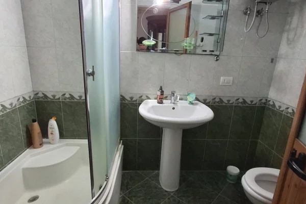 Shtepi me qera Apartament ne Durres, 1+1, Mobilimi E mobiluar, Pagesa 350  Euro.