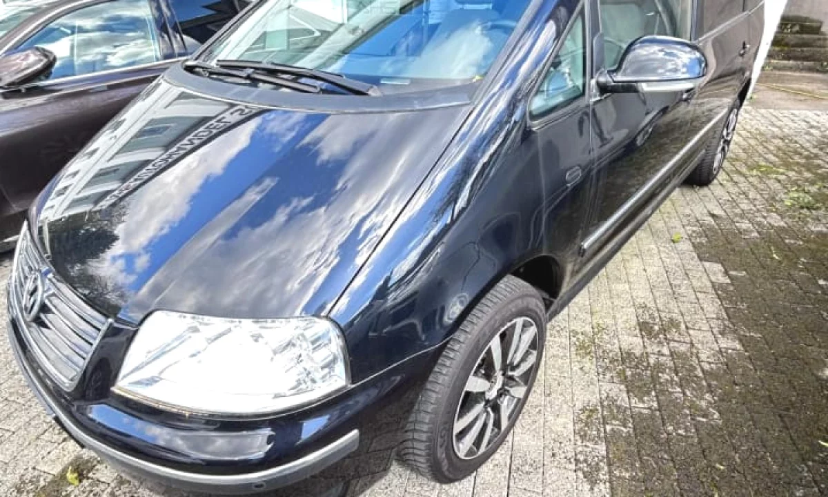 Makina ne shitje ne Tirane, Volkswagen, 2009 Diesel,Kambio Automatik Pagesa 8,500  Euro.