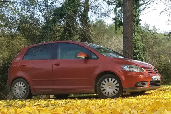 Makina ne shitje ne Tirane - 3,300 Euro