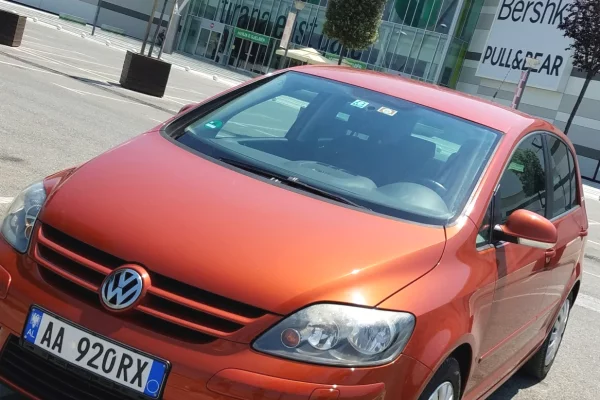 Makina ne shitje ne Tirane - 3,300 Euro