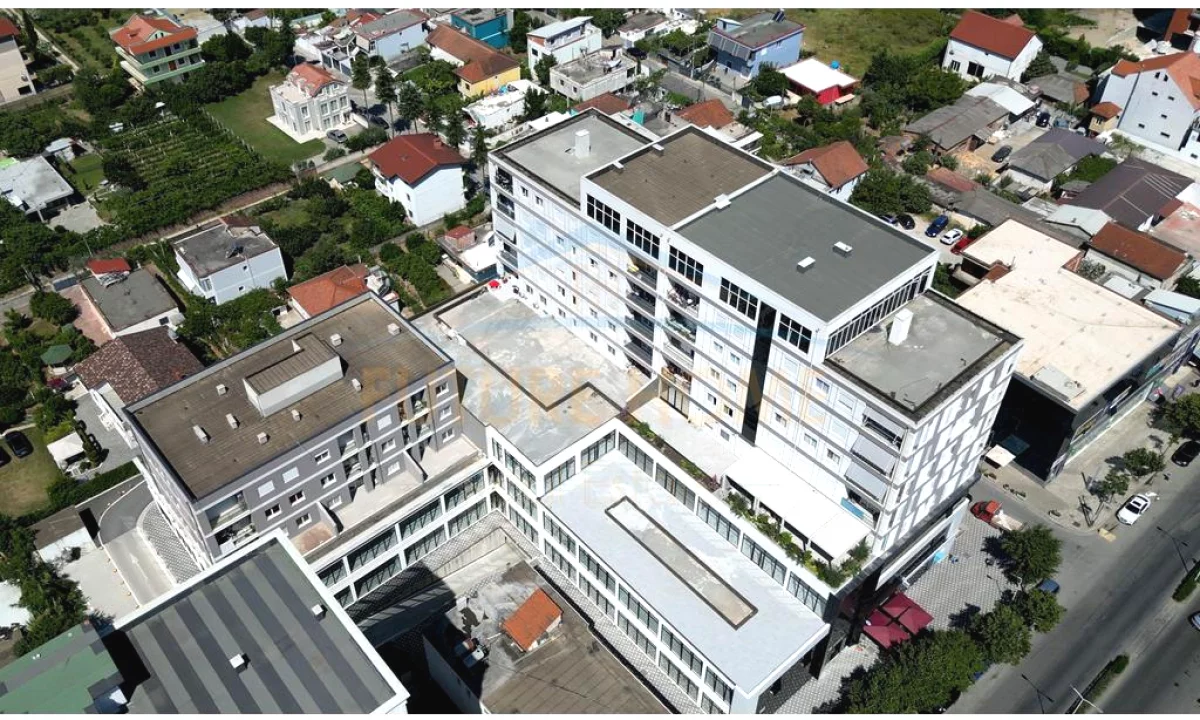 Shtepi ne shitje Apartament ne Tirane, 2+1, Mobilimi Bosh, pa mobiluar, Pagesa 100,000  Euro.