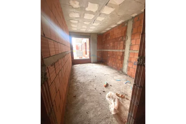 Shtepi ne shitje Apartament ne Tirane, 1+1, Mobilimi Bosh, pa mobiluar, Pagesa 66,500  Euro.