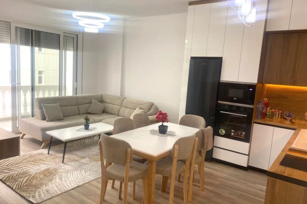 Shtepi me qera Apartament ne Tirane, 3+1, Mobilimi E mobiluar, Pagesa 55,000  Leke.