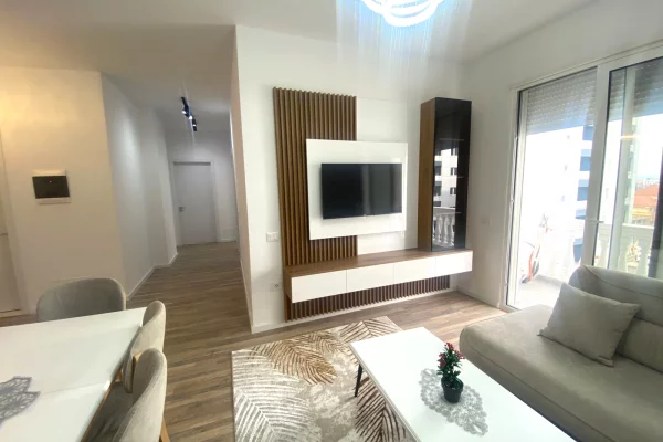 Shtepi me qera Apartament ne Tirane, 3+1, Mobilimi E mobiluar, Pagesa 55,000  Leke.