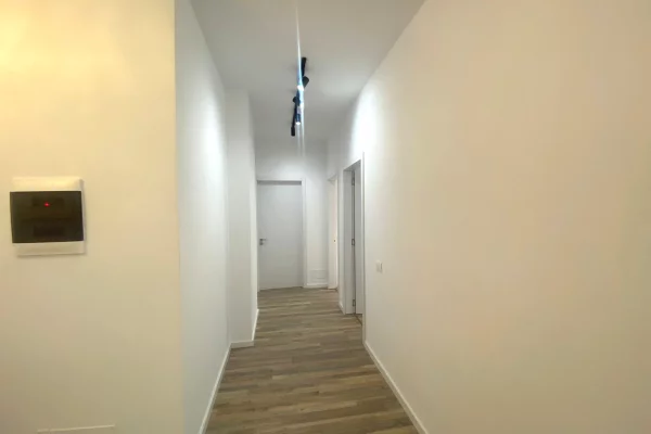 Shtepi me qera Apartament ne Tirane, 3+1, Mobilimi E mobiluar, Pagesa 55,000  Leke.