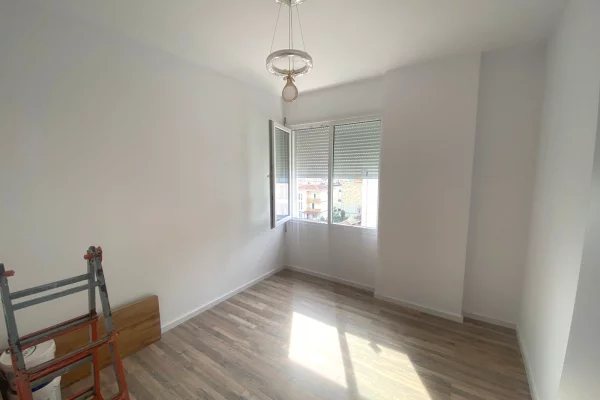 Shtepi me qera Apartament ne Tirane, 3+1, Mobilimi E mobiluar, Pagesa 55,000  Leke.