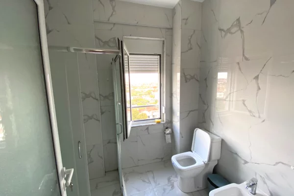 Shtepi me qera Apartament ne Tirane, 2+1, Mobilimi E mobiluar, Pagesa 55,000  Leke.