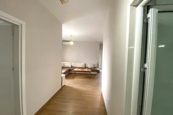 Shtepi me qera Apartament ne Tirane, 2+1, Mobilimi E mobiluar, Pagesa 55,000  Leke.