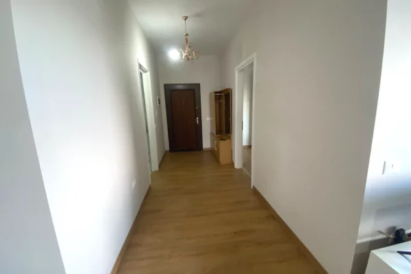 Shtepi me qera Apartament ne Tirane, 2+1, Mobilimi E mobiluar, Pagesa 55,000  Leke.