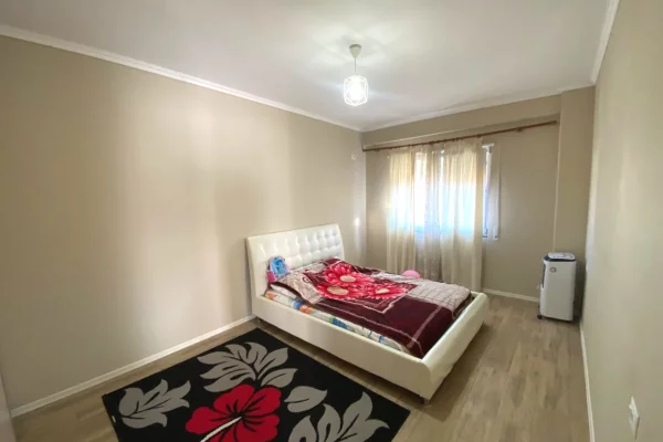 Shtepi ne shitje Apartament ne Tirane, 2+1, Mobilimi E mobiluar, Pagesa 11,500,000  Leke.