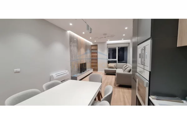 Appartamento in affitto a Tirana 2+1, Arredato