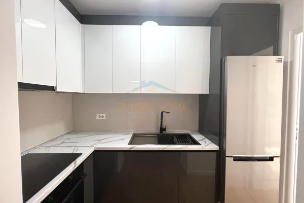 Appartamento in affitto a Tirana 3+1, Arredato