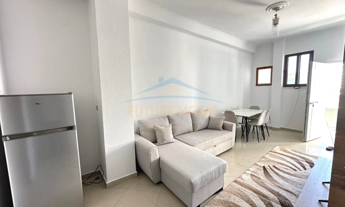 Shtepi me qera Shtepi Private ne Tirane, 2+1, Mobilimi E mobiluar, Pagesa 400  Euro.
