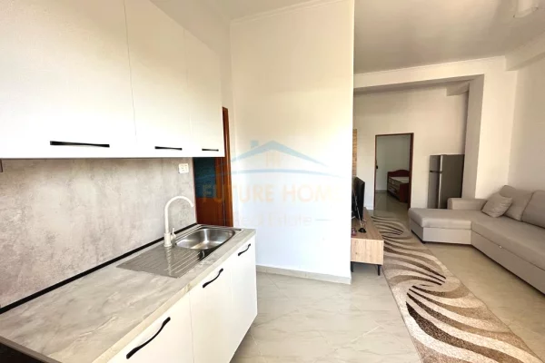 Shtepi me qera Shtepi Private ne Tirane, 2+1, Mobilimi E mobiluar, Pagesa 400  Euro.