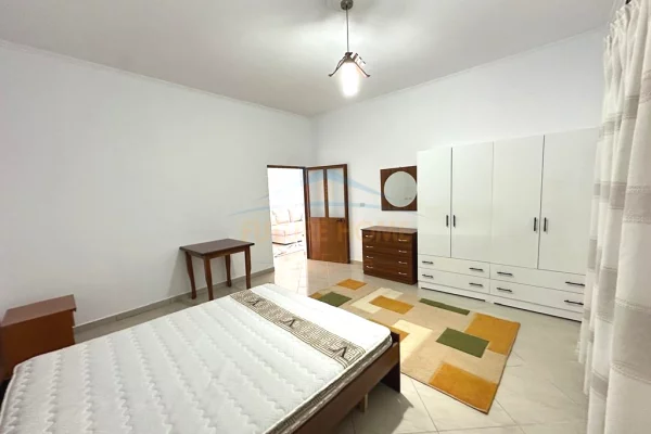 Shtepi me qera Shtepi Private ne Tirane, 2+1, Mobilimi E mobiluar, Pagesa 400  Euro.
