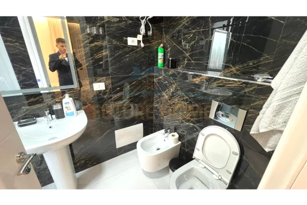 Shtepi me qera Apartament ne Tirane, 2+1, Mobilimi E mobiluar, Pagesa 700  Euro.