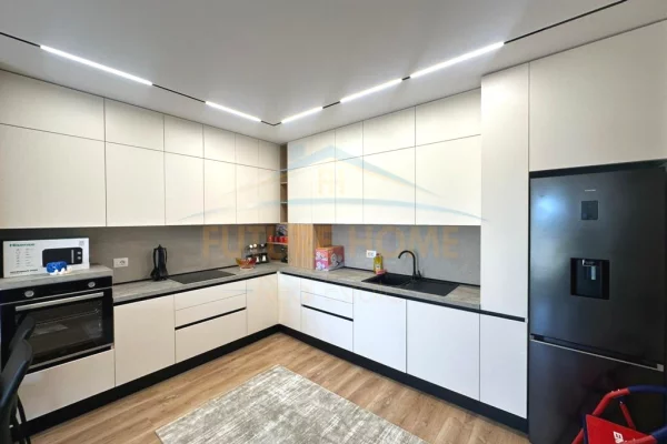 Shtepi me qera Apartament ne Tirane, 1+1, Mobilimi E mobiluar, Pagesa 800  Euro.