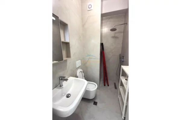 Shtepi me qera Apartament ne Tirane, 1+1, Mobilimi E mobiluar, Pagesa 40,000  Leke.