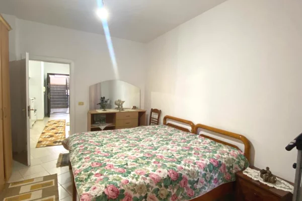 Shtepi me qera Apartament ne Tirane, 2+1, Mobilimi E mobiluar, Pagesa 600  Euro.