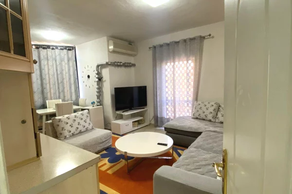 Shtepi me qera Apartament ne Tirane, 2+1, Mobilimi E mobiluar, Pagesa 600  Euro.