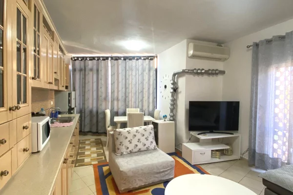 Shtepi me qera Apartament ne Tirane, 2+1, Mobilimi E mobiluar, Pagesa 600  Euro.