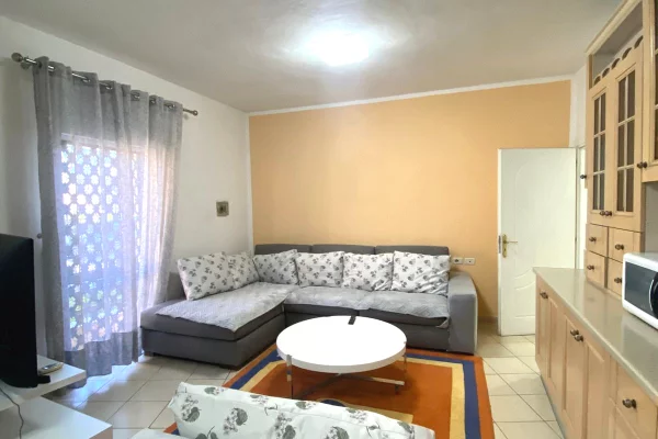 Shtepi me qera Apartament ne Tirane, 2+1, Mobilimi E mobiluar, Pagesa 600  Euro.