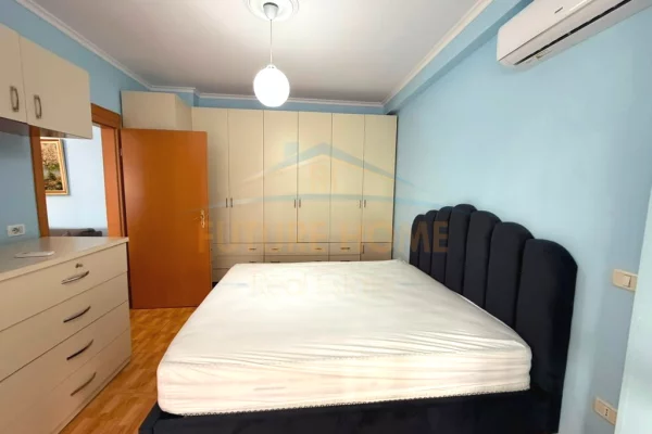 Shtepi me qera Apartament ne Tirane, 1+1, Mobilimi E mobiluar, Pagesa 650  Euro.