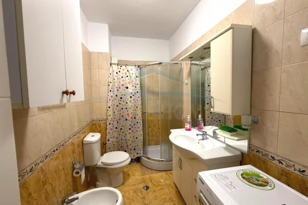 Shtepi me qera Apartament ne Tirane, 1+1, Mobilimi E mobiluar, Pagesa 650  Euro.