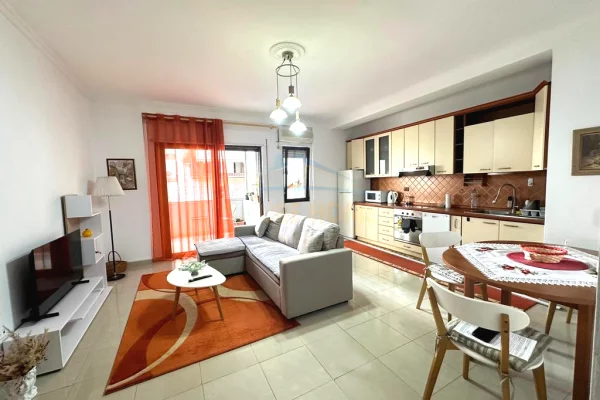 Shtepi me qera 2+1 ne Tirane - 700 Euro