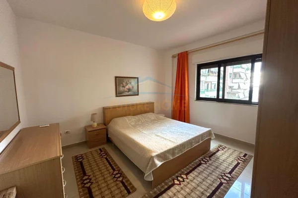 Shtepi me qera Apartament ne Tirane, 2+1, Mobilimi E mobiluar, Pagesa 700  Euro.