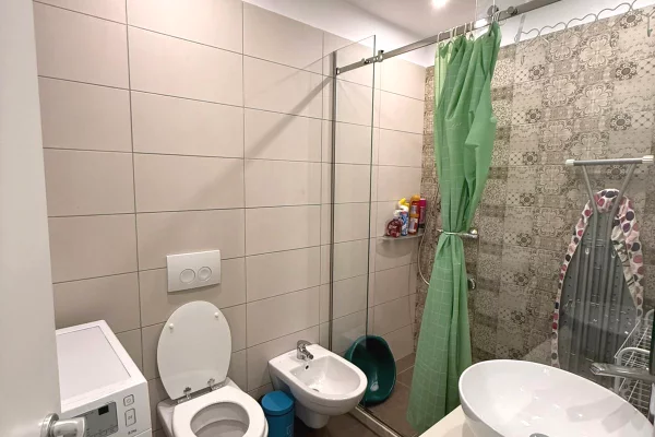 Shtepi me qera Apartament ne Tirane, 2+1, Mobilimi E mobiluar, Pagesa 750  Euro.