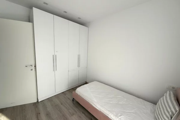 Shtepi me qera Apartament ne Tirane, 2+1, Mobilimi E mobiluar, Pagesa 750  Euro.