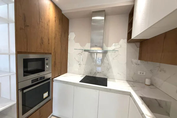 Shtepi me qera Apartament ne Tirane, 2+1, Mobilimi E mobiluar, Pagesa 750  Euro.