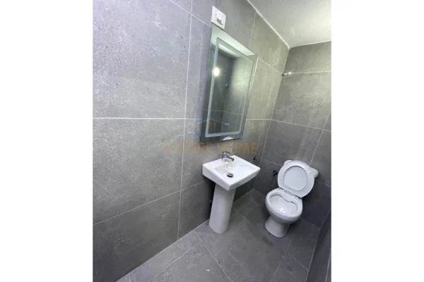 Shtepi me qera Shtepi Private ne Tirane, Garsoniere, Mobilimi E mobiluar, Pagesa 40,000  Leke.