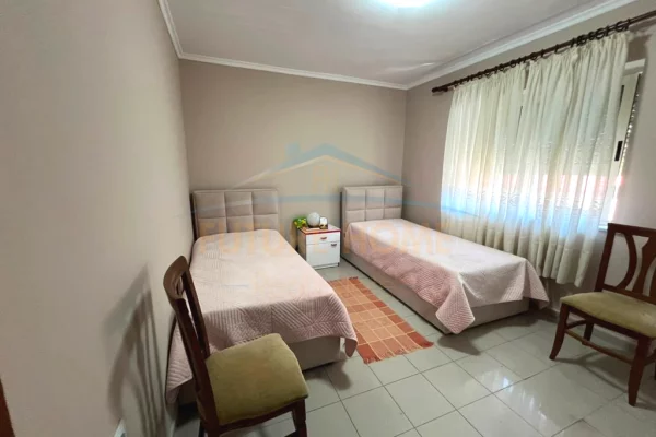 Shtepi me qera Apartament ne Tirane, 2+1, Mobilimi E mobiluar, Pagesa 600  Euro.