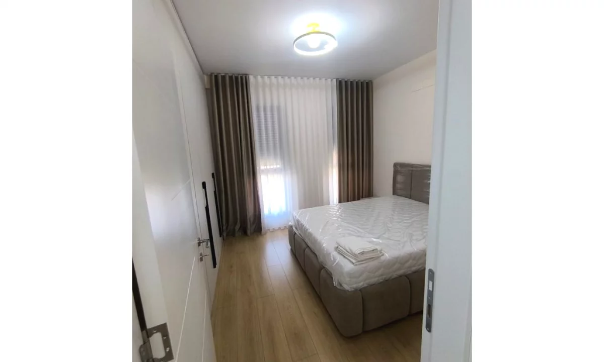 Shtepi me qera Apartament ne Tirane, 1+1, Mobilimi E mobiluar, Pagesa 650  Euro.