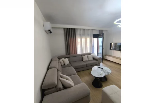 Shtepi me qera Apartament ne Tirane, 1+1, Mobilimi E mobiluar, Pagesa 650  Euro.