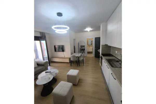 Shtepi me qera Apartament ne Tirane, 1+1, Mobilimi E mobiluar, Pagesa 650  Euro.