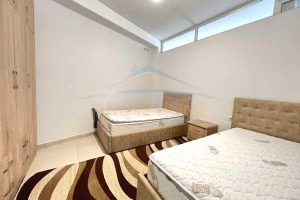 Shtepi me qera Apartament ne Tirane, 2+1, Mobilimi E mobiluar, Pagesa 580  Euro.