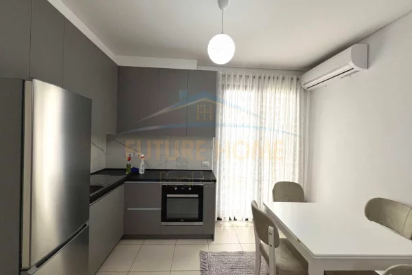 Shtepi me qera Apartament ne Tirane, 2+1, Mobilimi E mobiluar, Pagesa 580  Euro.