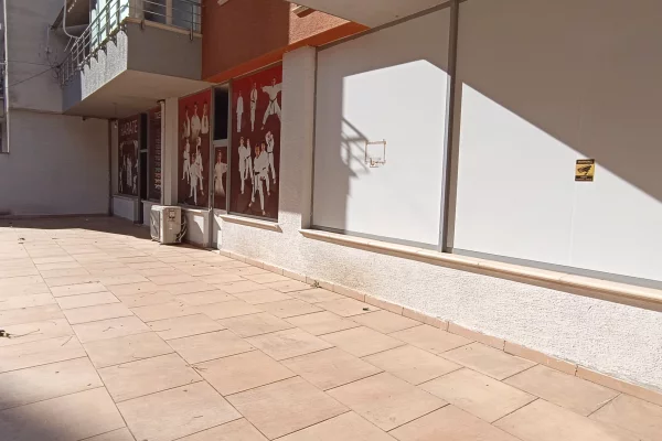 🏬 SHESIM DYQAN PRANE RESTORANT FRESKU 🏬 📐 165 m2 ambient i brendshem + 150 m2 verande 📍 Kati 0 |