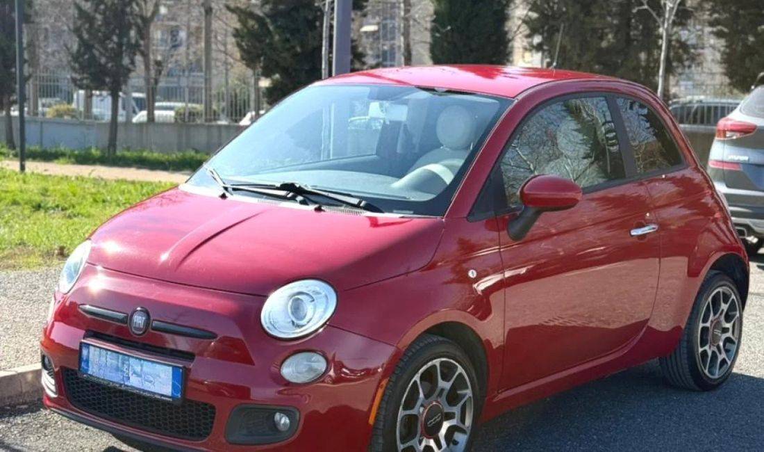 Makina ne shitje ne Tirane, Fiat, 2012 Benzine,Kambio Automatik Pagesa 5,000  Euro.