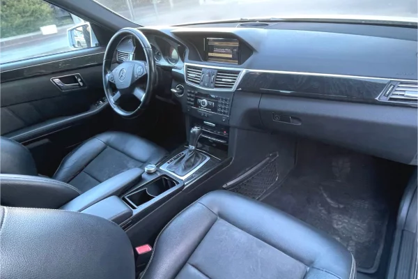 Mercedes-Benz E-Class – Automat | 2.0 Nafte Duke Filluar Nga 40 Euro Dita